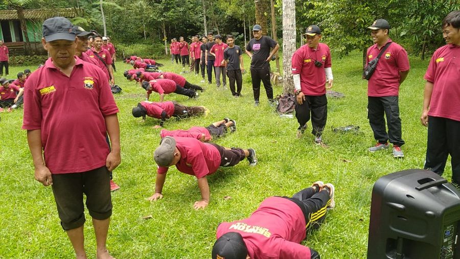 150 Anggota Senkom Mitra Polri, 3 Kecamatan Laweyan, Kartasura dan Colomadu Gelar Latihan Gabun