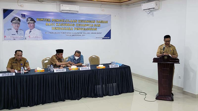 80 Kasubbag Keuangan dan Bendahara Pengeluaran Tanjab Barat Ikuti Bimtek Pengelolaan Keuangan Daerah
