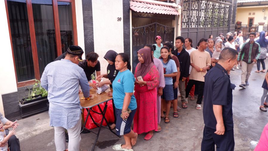 Alhamdulillah, DKM Masjid Nurussalam Bagikan 450 Paket Daging Kurban Untuk Duafa dan Warga