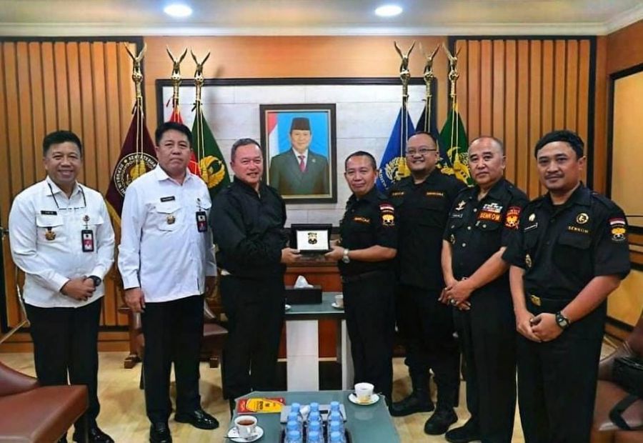 Audiensi Ketum Senkom Mitra Polri dengan Dirjen Pothan Kemhan