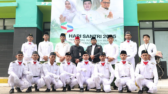 Bangga, Santri Ponpes Minhajurrosyidin Tampil Disiplin di Upacara Hari Santri 2025