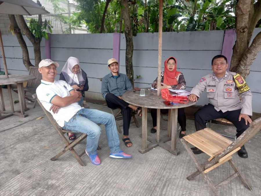 Bhabinkamtibmas Polsek Cikupa Lakukan Sambang di Kelurahan Sukamulya, Sampaikan Pesan Kamtibmas