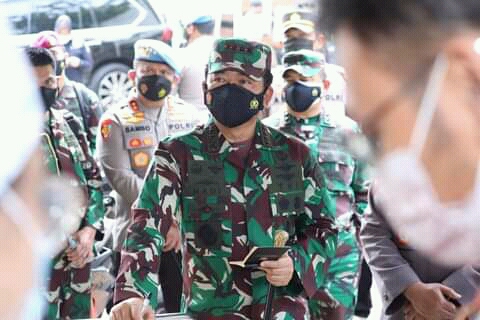 Cek Penanggulangan COVID-19 Panglima TNI Kunjungi Puskesmas Cengkareng