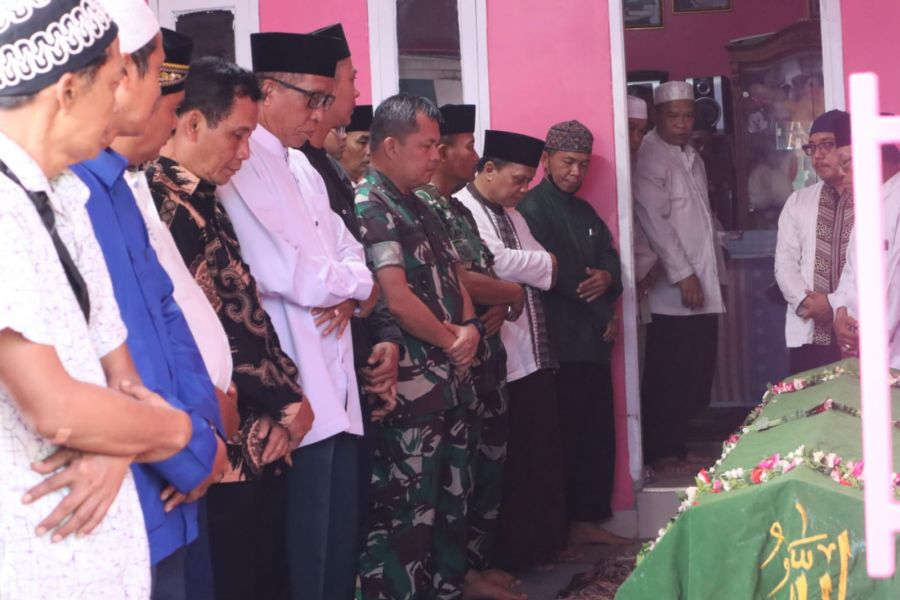 Dandim Jakarta Selatan Melayat Ke Rumah Duka Korban Runtuh Tembok Sekolah