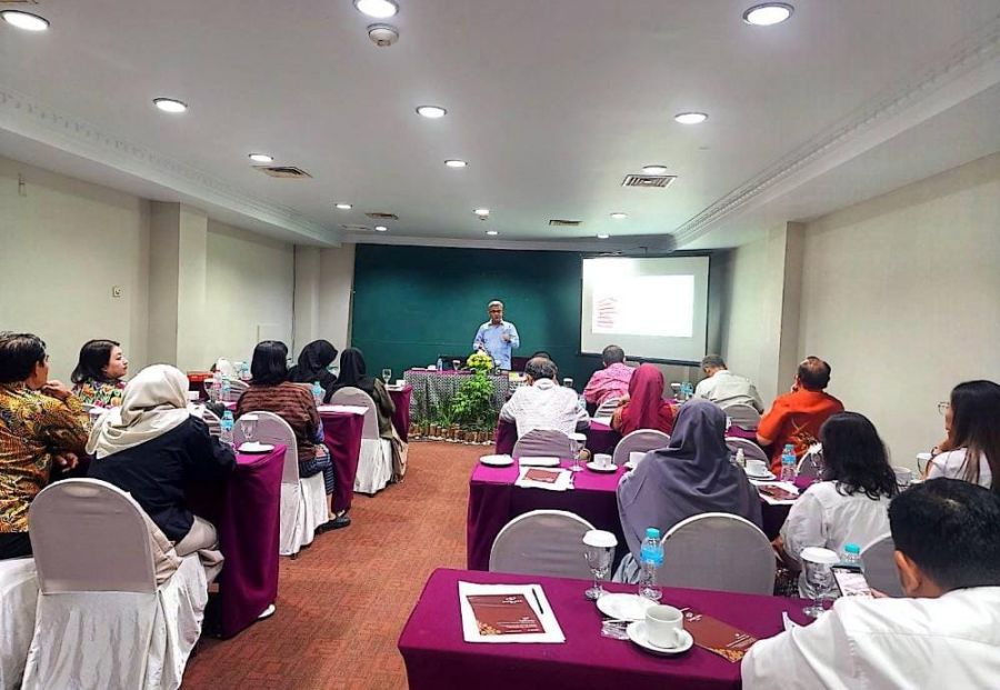 Dosen UWH Semarang dan IKPI Surakarta Sosialisasikan KUHP Baru untuk Tingkatkan Kesadaran Hukum
