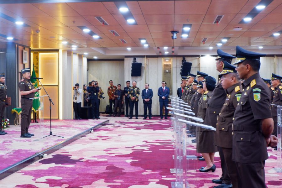 Jaksa Agung Burhanuddin Lantik Asep Nana Mulyana Jadi Jampidum dan Harli Siregar Sebagai Kapuspenkum