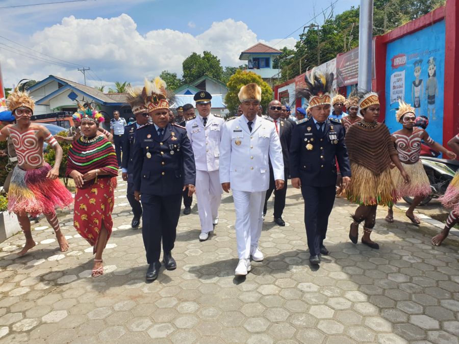 Kadiv Administrasi Hadiri Upacara Pemberian Remisi Umum 450 Napi Lapas Narkotika Oleh Pj Bupati