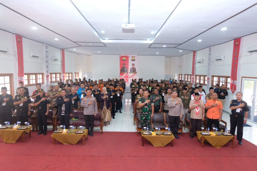 Kapolda Jambi Membuka Musyawarah Provinsi (Musprov) ke - 4 Senkom