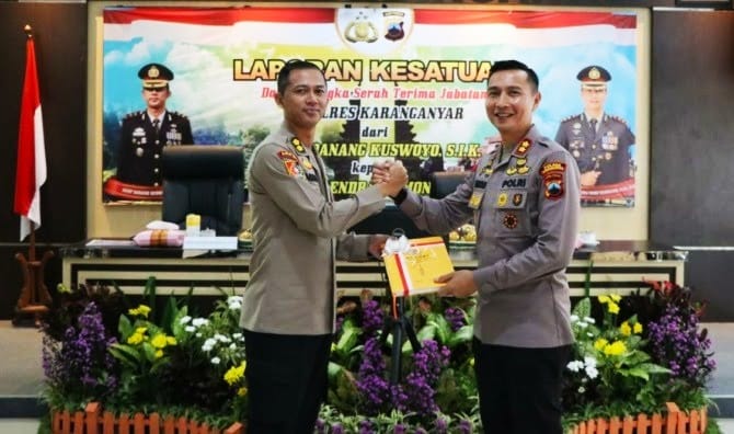 Kapolres Kubu Raya dan Mantan Ajudan Ketua DPR RI Jabat Kapolres Karanganyar
