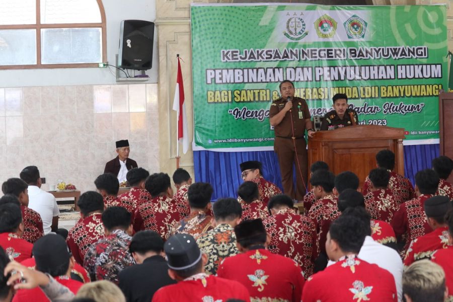 Kejari Banyuwangi Gandeng LDII Gelar Penyuluhan Hukum, program Jaksa Masuk Pesantren 