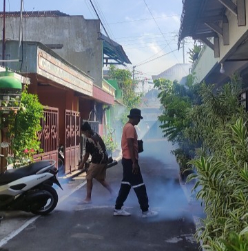 Ketua RW Inisiasi Fogging Antisipasi Penyebaran DB di Lingkungan