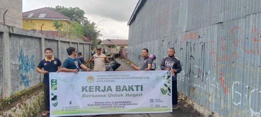 LDII Kota Sorong Semarakkan Gelaran Kerja Bakti Nasional Awali HUT RI