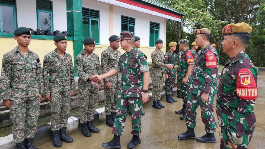 Jaga Kondusifitas, Kasdam XII Tanjungpura Kunjungi Pos Perbatasan RI-Malaysia