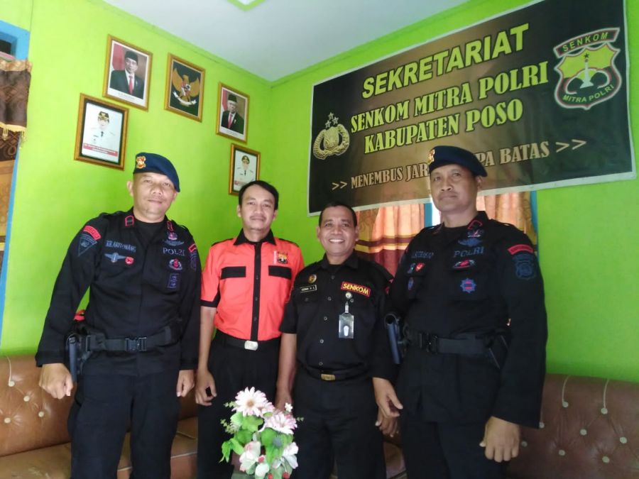 Pasimin dan Pasilog Brimob Poso Sambangi Kantor Sekertariat Senkom Poso