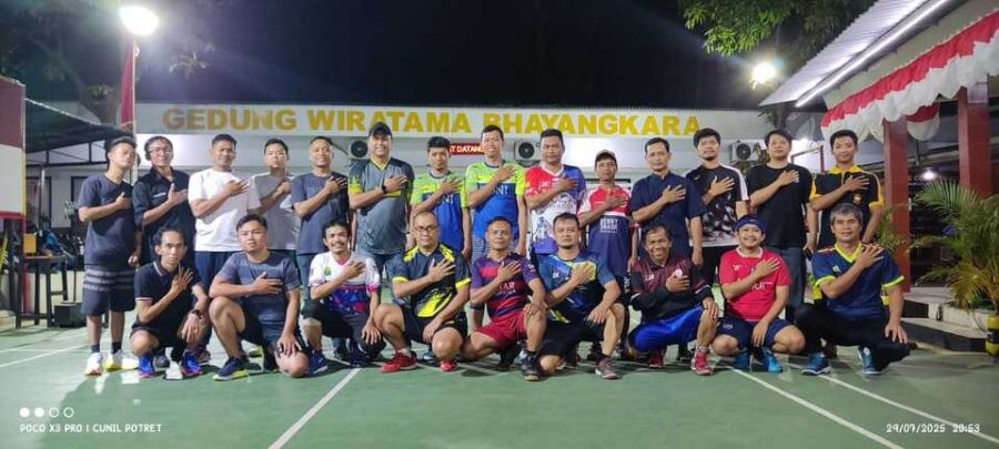 PB Polsek Cikupa dan PB Senkom Tigaraksa Gelar Laga Persahabatan, Perkuat Sinergi Kamtibmas