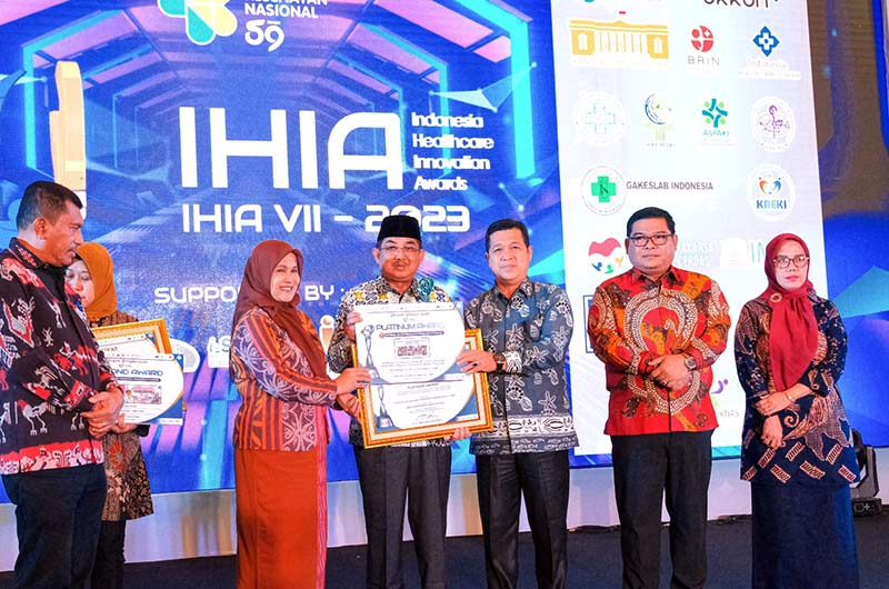 Pemkab Tanjab Barat Raih Penghargaan Platinum Award ‘Inovasi Percepatan Penurunan Stunting’