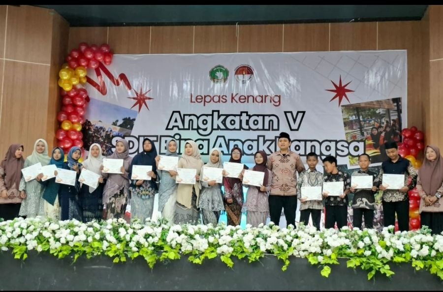 Penuh Haru, SDIT Bina Anak Bangsa Gelar Lepas Kenang Siswa Kelas 6 Angkatan 5