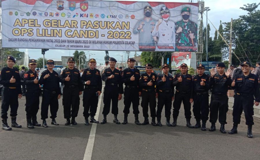 Polresta Cilacap Laksanakan Apel Gelar Pasukan Operasi Lilin Candi 2022 di Alun Alun Cilacap