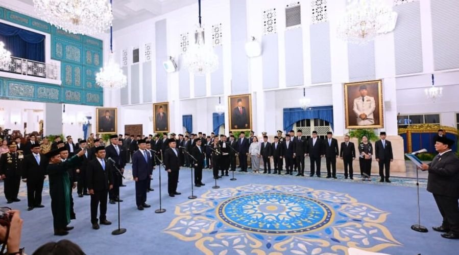 Presiden Prabowo Lantik Menteri dan Wakil Menteri Kabinet Merah Putih di Istana Negara