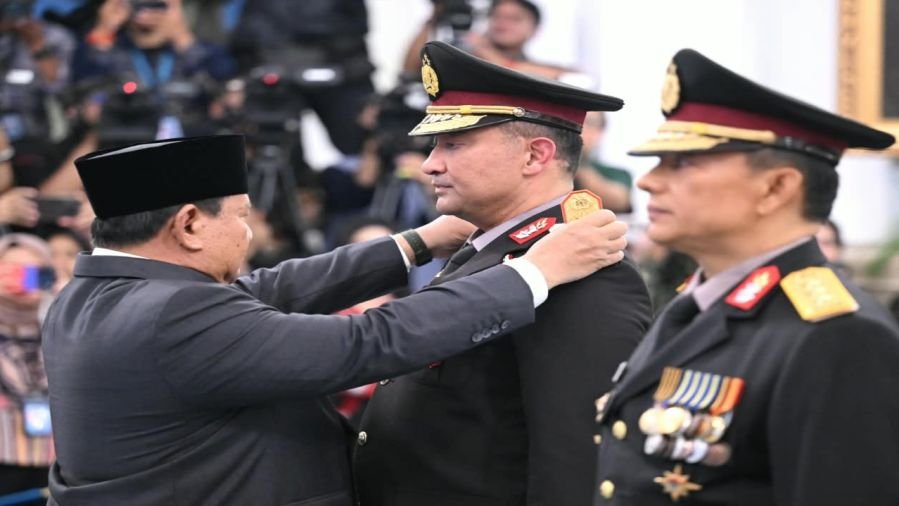 Suyudi Ario Seto dan Wahyu Hadiningrat Dilantik sebagai Kapolri dan Wakapolri di Istana Negara