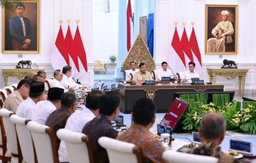 Presiden Prabowo Pimpin Rapat Terbatas Bahas Ekonomi dan Perbaikan Fasilitas Umum