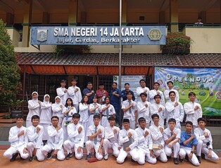 Program Robotika untuk Negeri PRSI Disambut Antusias Siswa SMAN 14 Jakarta