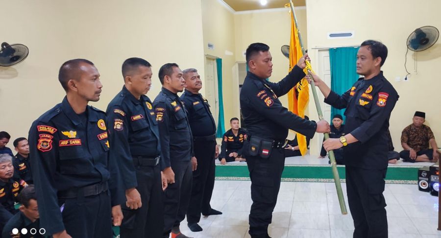 Satbinmas Polres Muaro Jambi Beri Pembekalan pada Puluhan Anggota Senkom Muaro Jambi