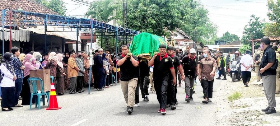 Satgas LDII Pedan dan Senkom Mitra Polri Bantu Prosesi Peramutan dan Pemakaman Jenazah Warga Beji Lo