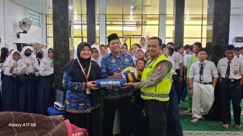Satlantas Jakarta Pusat Sosialisasikan Tertib Berlalu Lintas di SMP Negeri 47 Jakarta