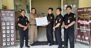 Senkom Magelang Terima SKT dari Kesbangpol