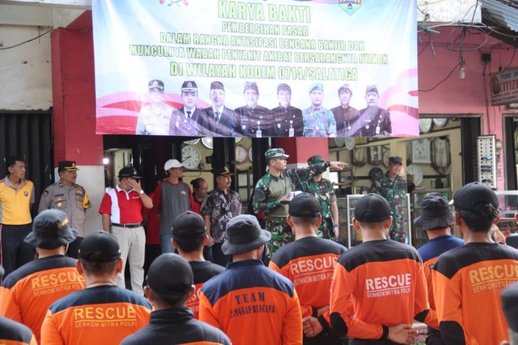 Senkom Semarang Bersinergi Dengan TNI Untuk Wujudkan Lingkungan Bersih Sehat dan Aman