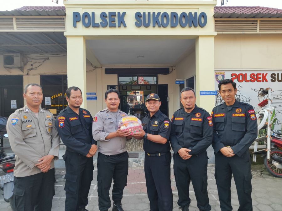 Senkom Sukodono Silaturahmi ke Mapolsek Sukodono dan Ucapkan HUT Bhayangkara ke-77