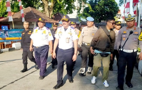 Sinergi Pengamanan Arus Balik Lebaran di Terminal Kalideres, Senkom Mitra Polri Turut Berperan Aktif