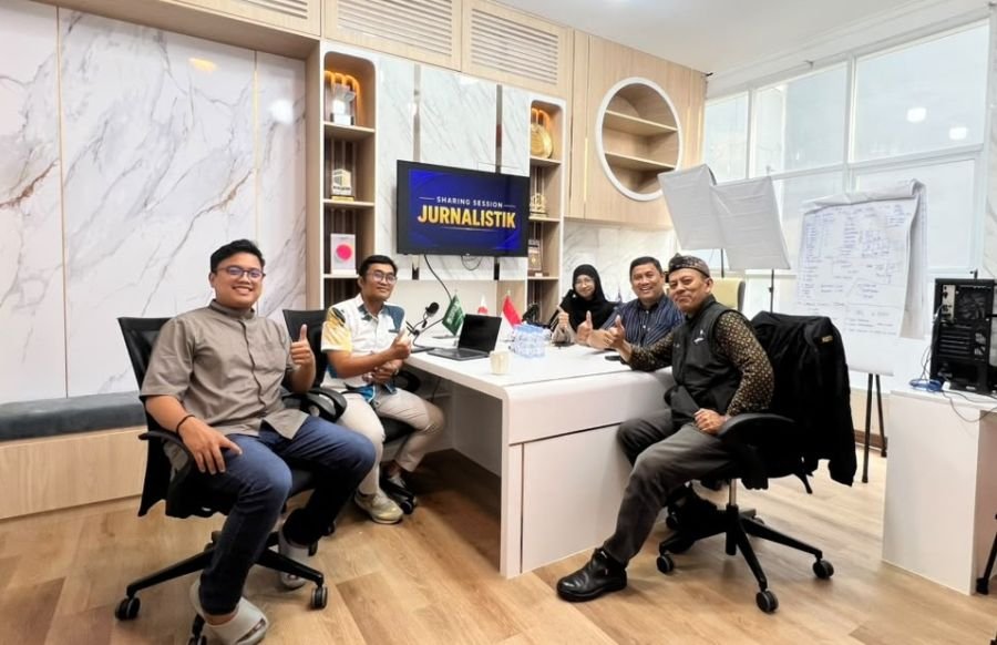 Tingkatkan Kualitas Komunikasi, Karyawan Tursina Tours Mengikuti Sharing Session