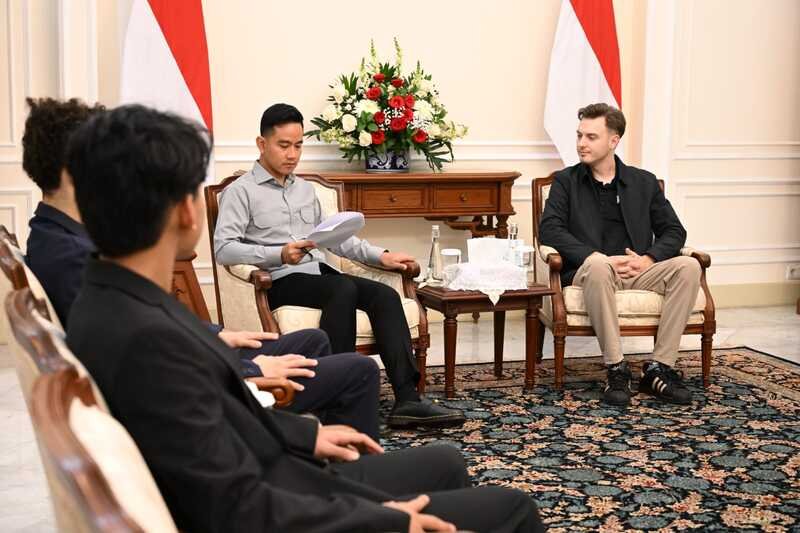 Wapres Gibran Terima CEO ISAA, Dukung Kolaborasi Global Majukan Sepak Bola Nasional