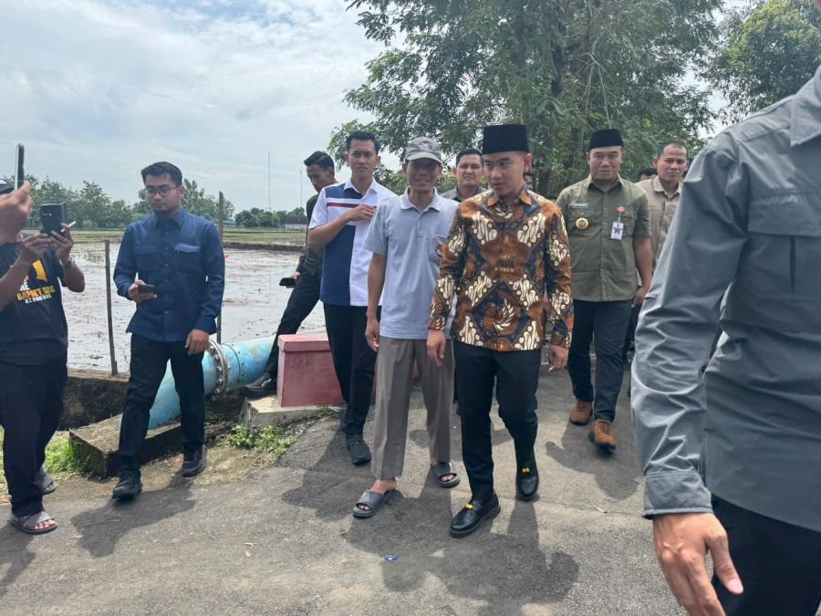 Wapres Tinjau Hasil Proyek Pengaspalan Jalan di Sragen