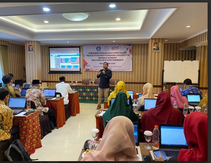 Workshop Pembuatan Buku Digital Berbasis Flipbook Bagi Guru SD di Kota Surakarta