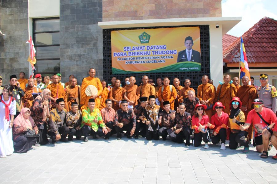 Wujudkan Toleransi Beragama, LDII Magelang Sambut Kedatangan Biksu Thailand