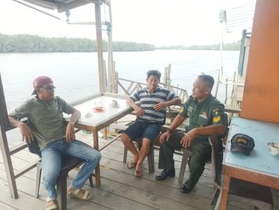 Babinsa 10/Pelangiran Serma Sugianto Pererat Silahturahmi Warga Lewat Komunikasi Sosial Aktif