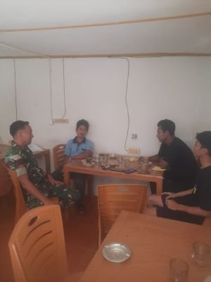 Babinsa Tanamkan Nilai Pancasila kepada Generasi Muda di Sungai Selari