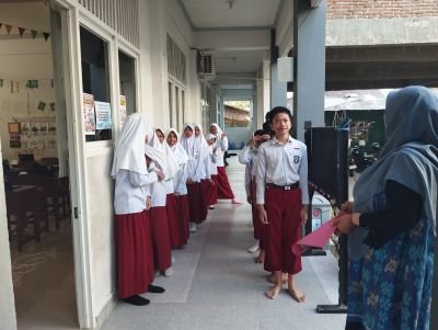 hari-pertama-tka-di-sdit-bina-anak-bangsa-palu-berjalan-sukses-tertib-dan-penuh-konsentrasi