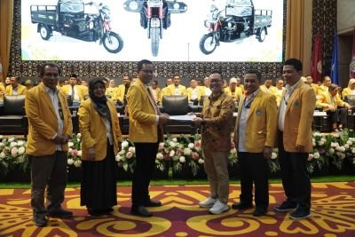 PKKMB Gugus III Diikuti 3.030 Maba, UNP Terima CSR Sepeda Motor Listrik