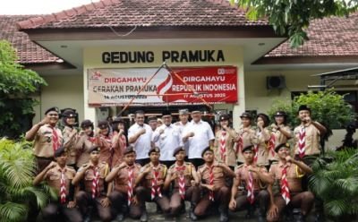 Wakil Bupati Banyuwangi, Mujiono, Secara Resmi Melepas 16 Kontingen Pramuka Banyuwangi
